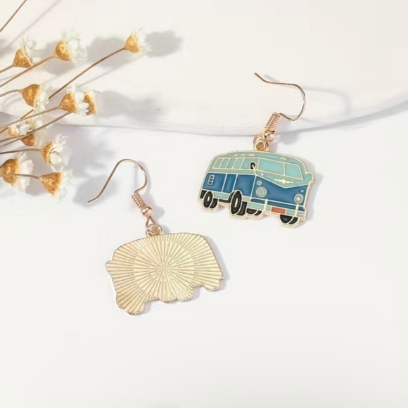 🆕New Cartoon Enamel Retro Bus, Motorcycle,Roller Skates, Graduation Cap Earrings - Picture 3 of 14